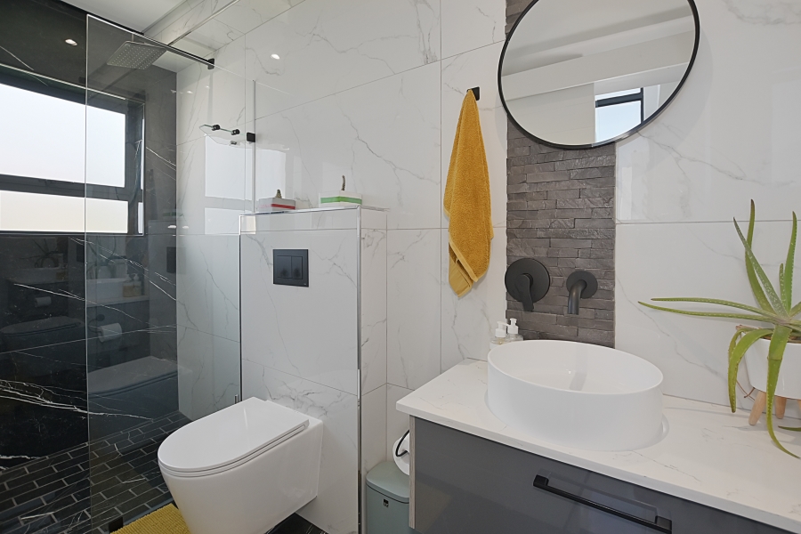 5 Bedroom Property for Sale in Sandown Western Cape